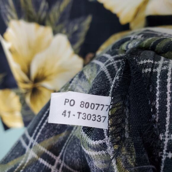 Tommy Bahama Silk Floral Hawaiian Short Sleeve Button Down Shirt Size Large - Picture 6 of 8